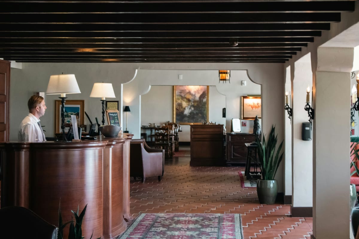 🏨 Europe swung from −17 to +44. Have you locked your 2027 hotel rates yet?